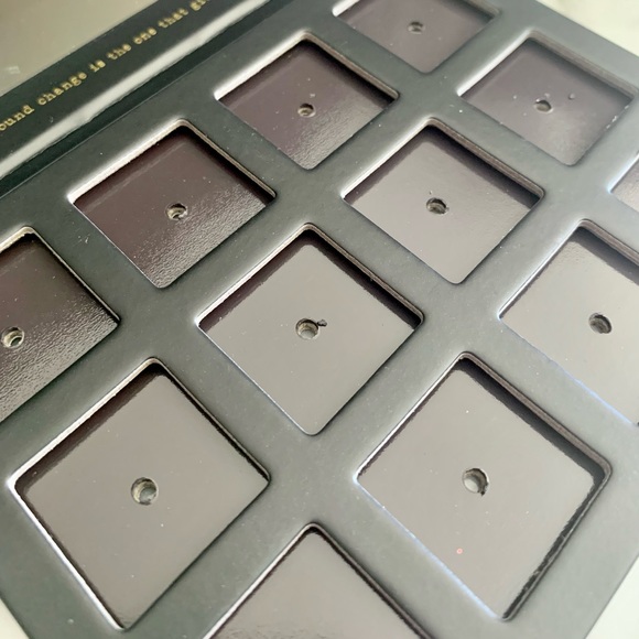 *SOLD* Empty Magnetic Palette (Nest) - Picture 4 of 4